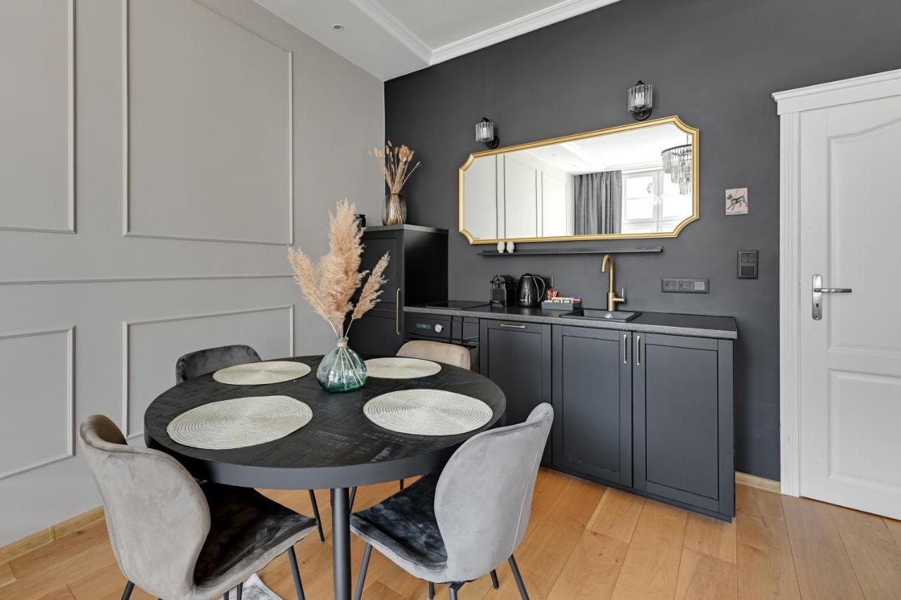 Old Town Ogarna IV Glamour By Downtown Apartments กดัญสก์ ภายนอก รูปภาพ