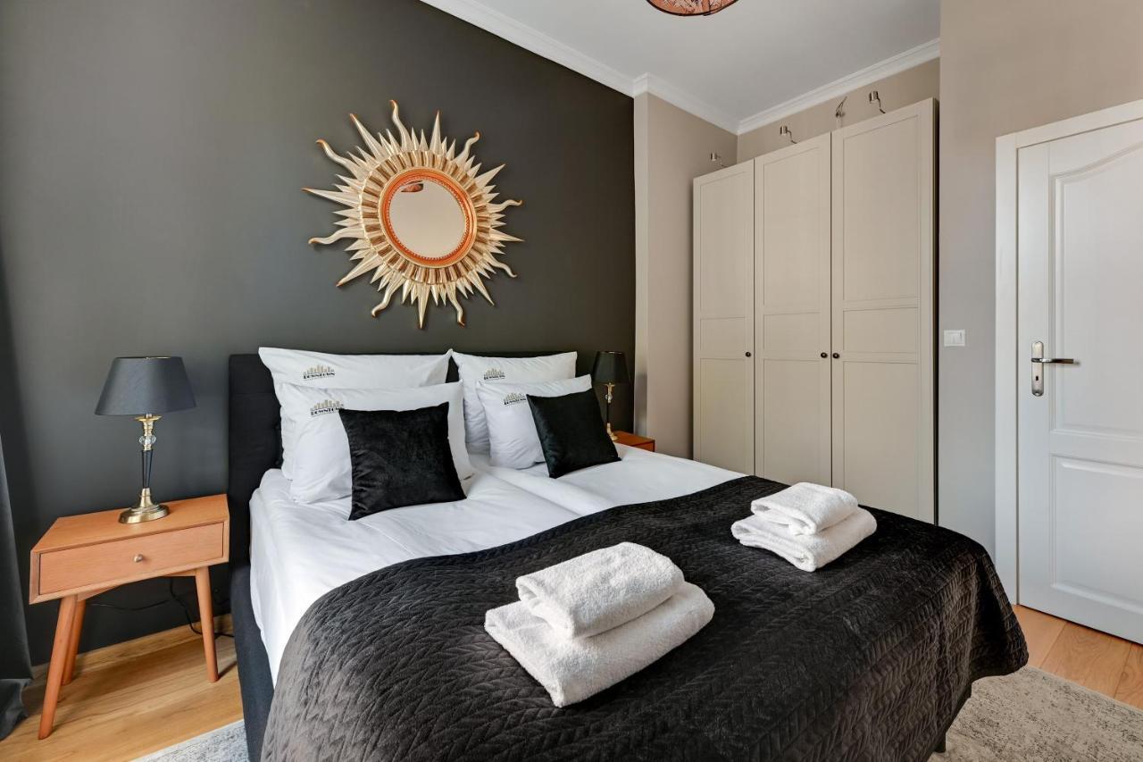 Old Town Ogarna IV Glamour By Downtown Apartments กดัญสก์ ภายนอก รูปภาพ